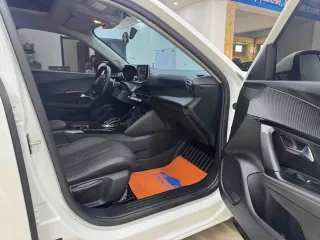 Peugeot 2008.0 2023 — фото 5 из 7