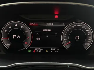Audi Q3 2021 — фото 22 из 28